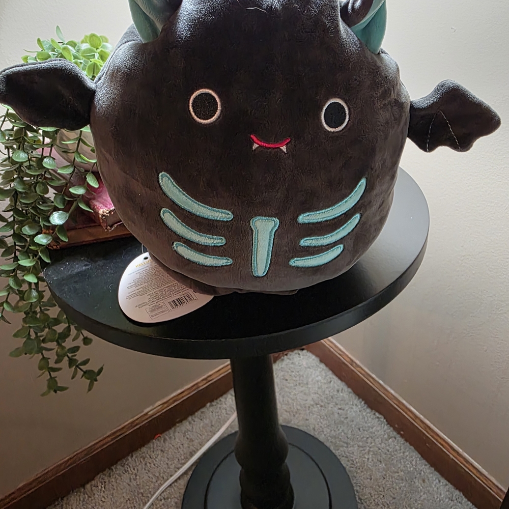 Squishmallows Vampire Plush - Red, Blue, Black - Picture 4 of 9